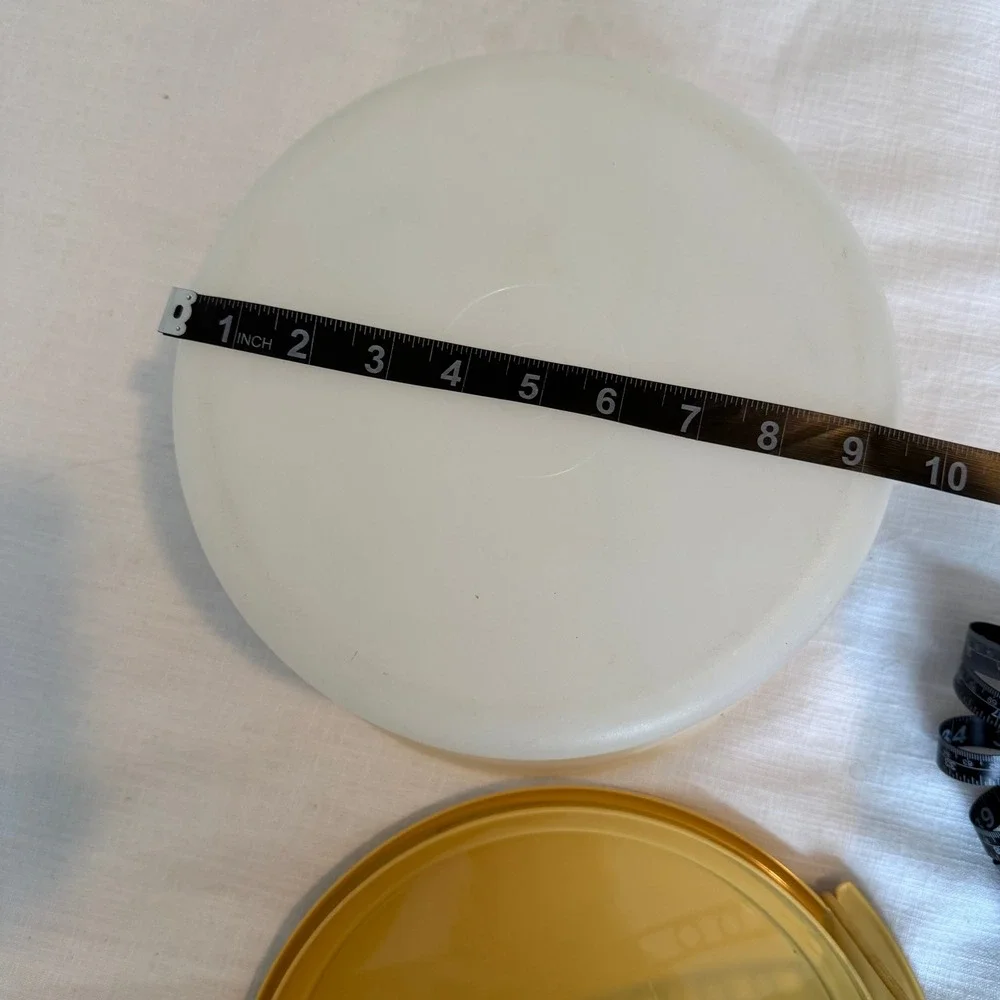 Tupperware vintage round